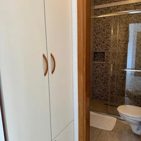 House 100m From The With Free Parking And Breakfast Apartment Baska Voda