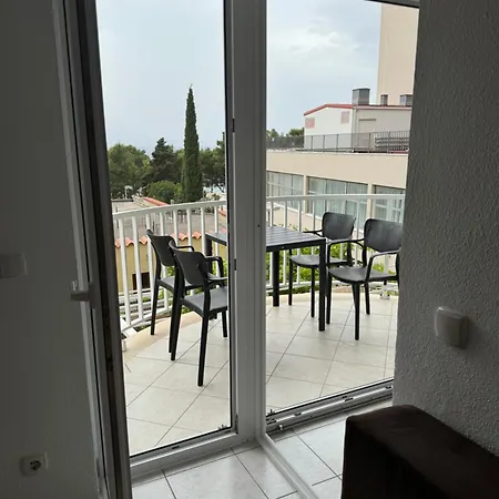 House 100m From The With Free Parking And Breakfast
