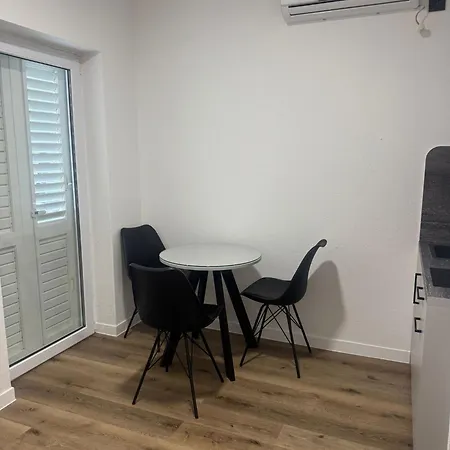 House 100m From The With Free Parking * Baška Voda